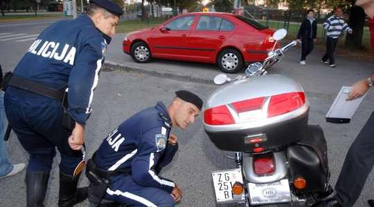 Aktivnosti MUP –a i HUO smanjuju broj neosiguranih i neregistriranih vozila